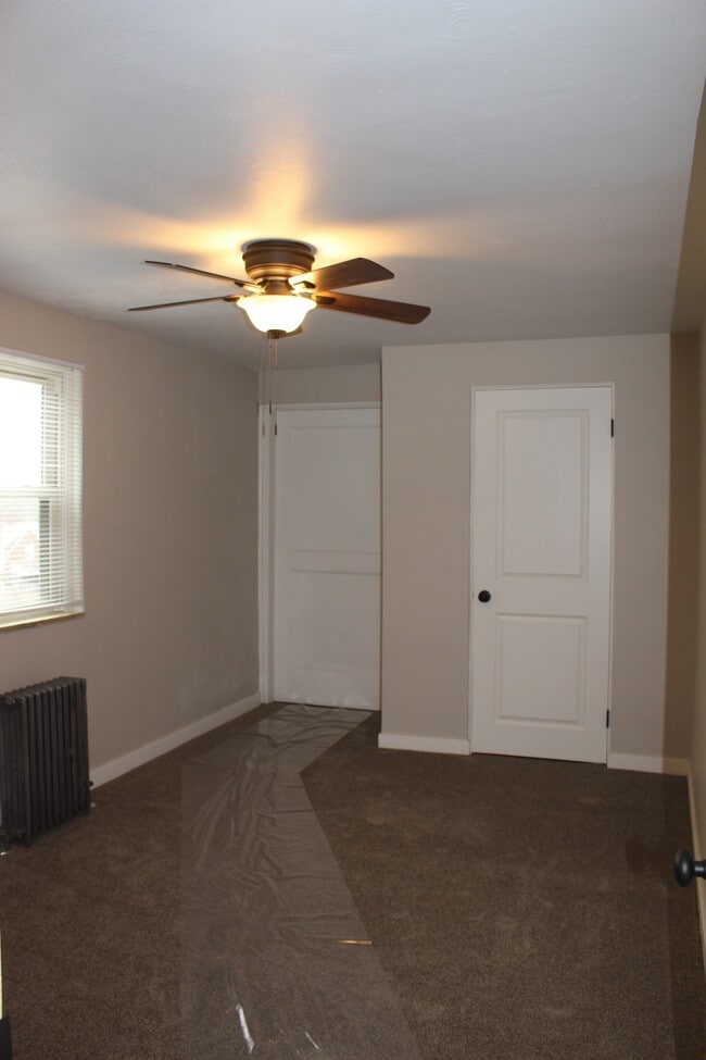 Building Photo - Brentwood Manor