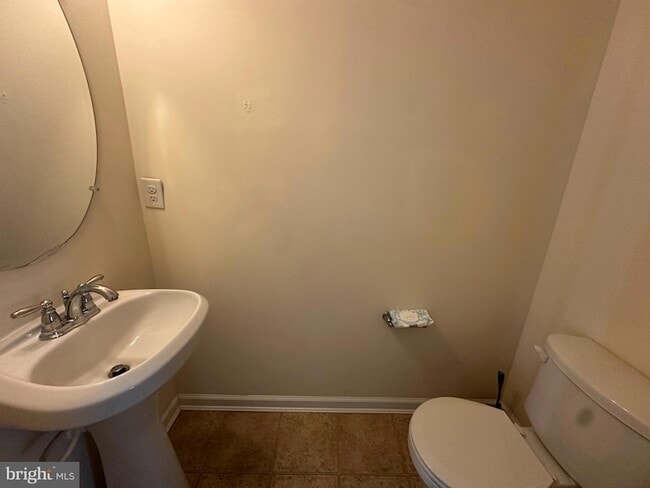 Building Photo - 103 Russell Ln