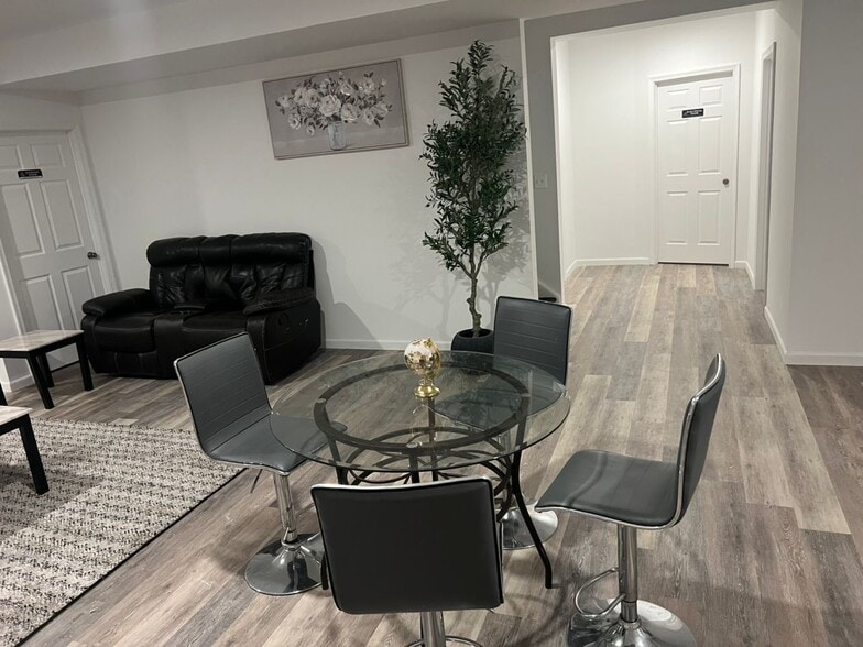 Building Photo - 2398 Tree Vista Ct