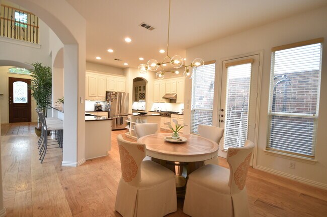 Building Photo - 5447 Wendover Dr