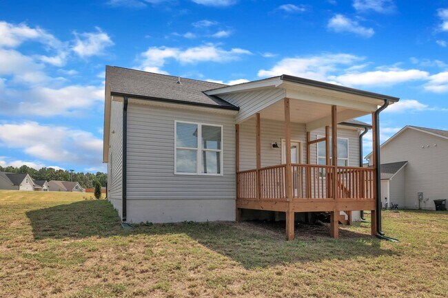 Building Photo - **Beautiful New Construction Home in Zebulon**