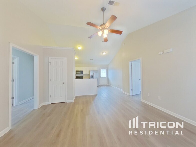 Building Photo - 1130 Waverly Pl Dr