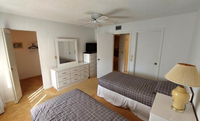 Building Photo - 134 Lake Pine Cir