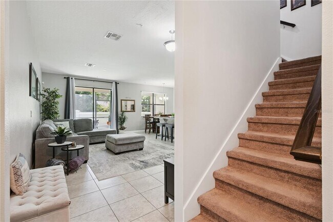 Building Photo - 2438 Seven Oaks Dr