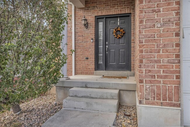 Building Photo - 1503 N August Dr