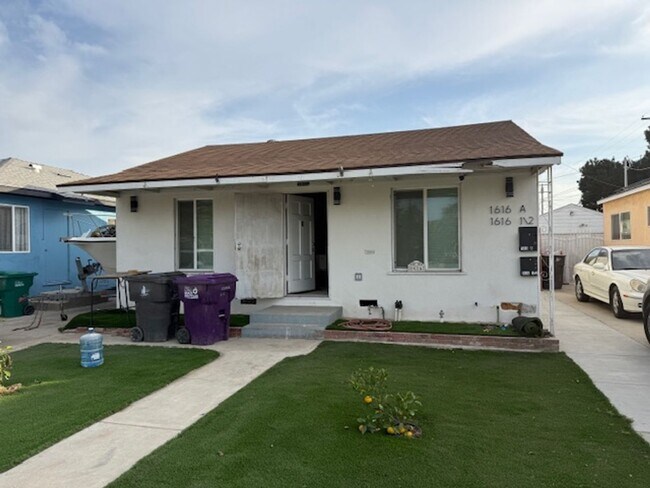 Building Photo - 1616 E Harding St