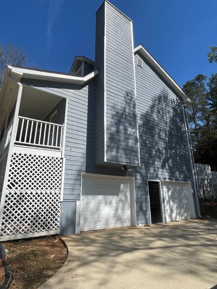 Building Photo - 2131 Hamstead Ct
