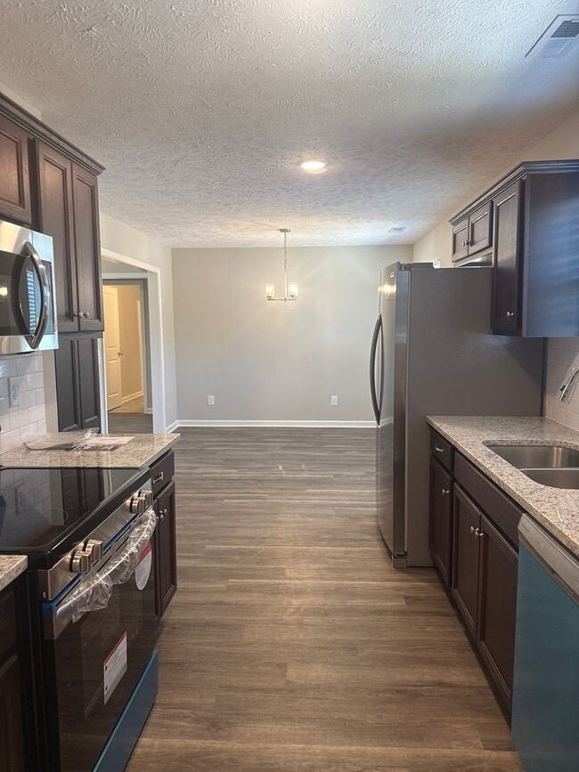 Building Photo - Brand new home in Shelbyville, TN