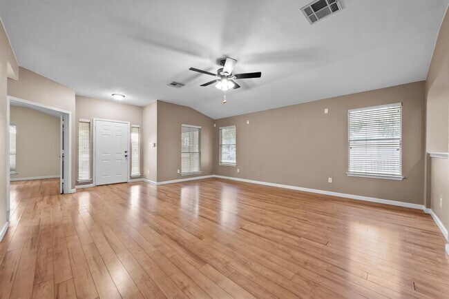 Building Photo - 298 Hogan