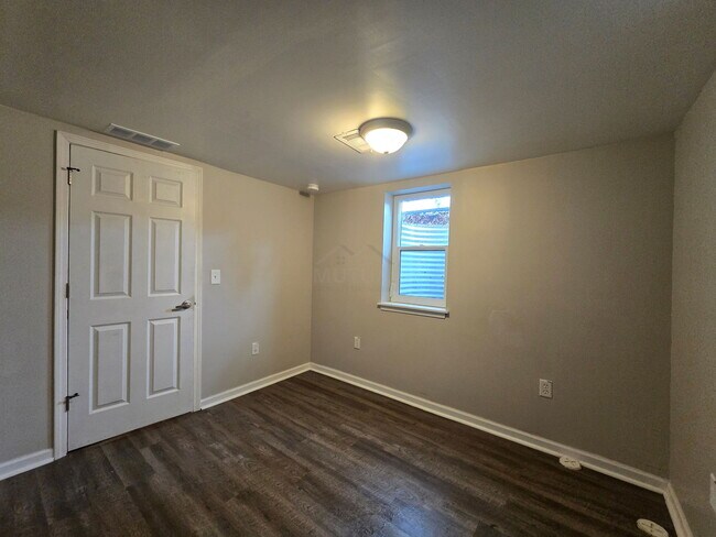 Building Photo - 203 S Wilson Ave