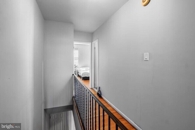 Building Photo - 915 N 6th St