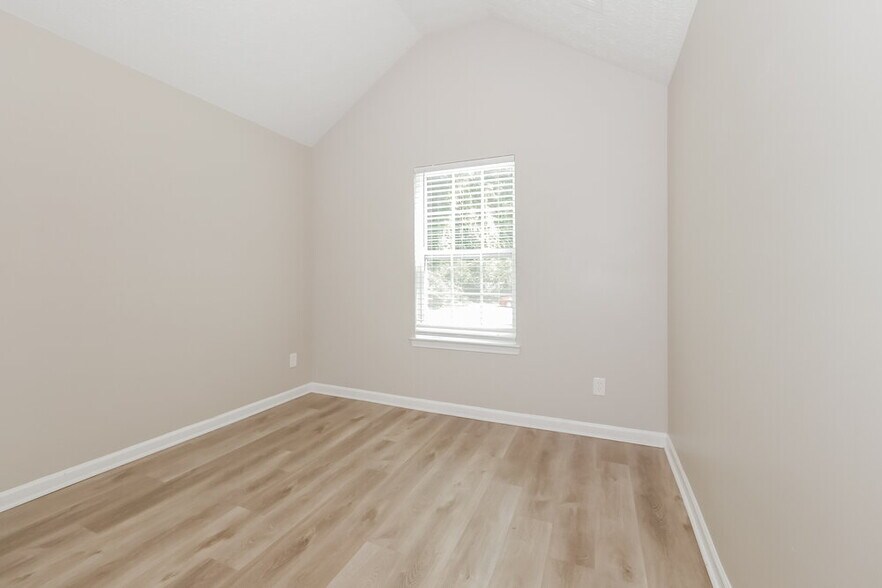 Building Photo - 2096 Dylan Ct