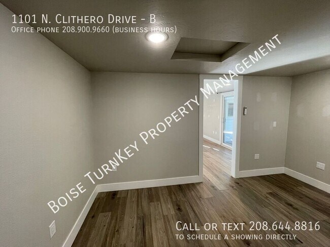 Building Photo - 1101 N Clithero Dr