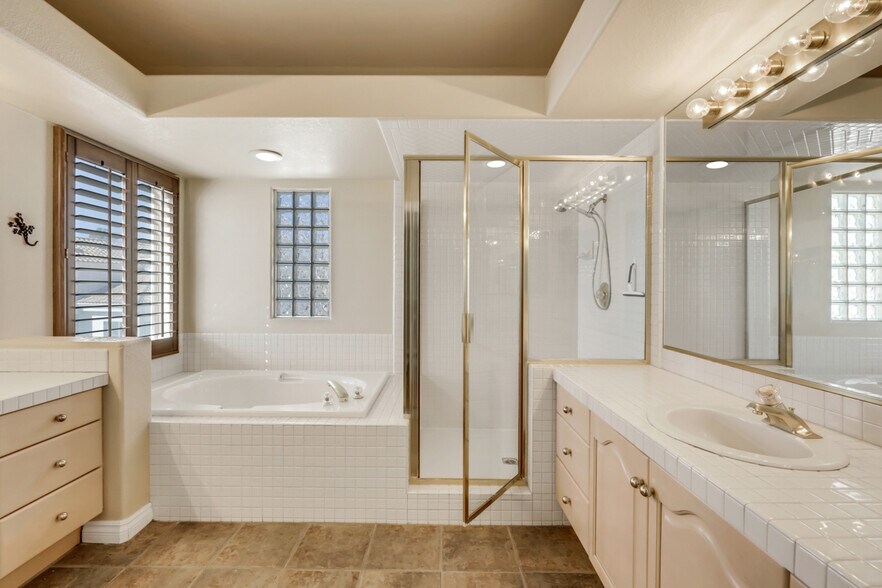 Building Photo - 9071 Pebble View Ct