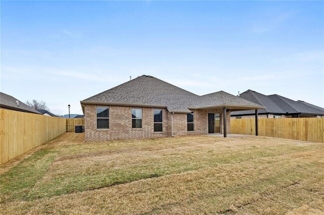 Building Photo - 275 W Tyler Rd
