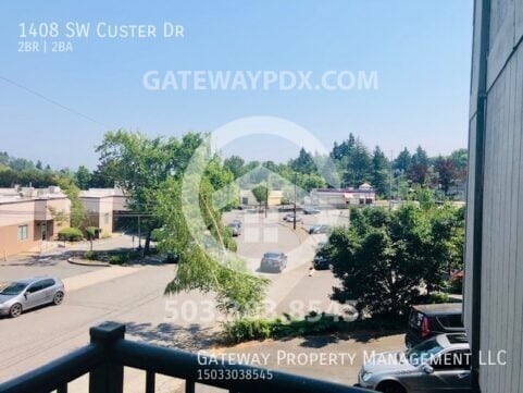 Building Photo - 1408 SW Custer Dr