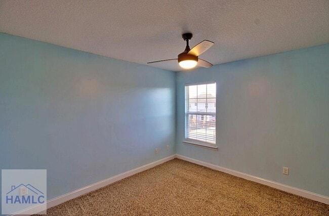 Building Photo - 702 Auburn Cv