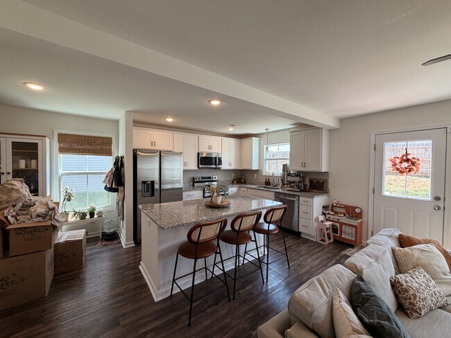 Building Photo - 136 Quarry Rdg Rd