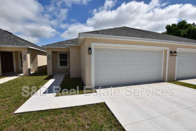 Building Photo - 1111 Mercury Dr E