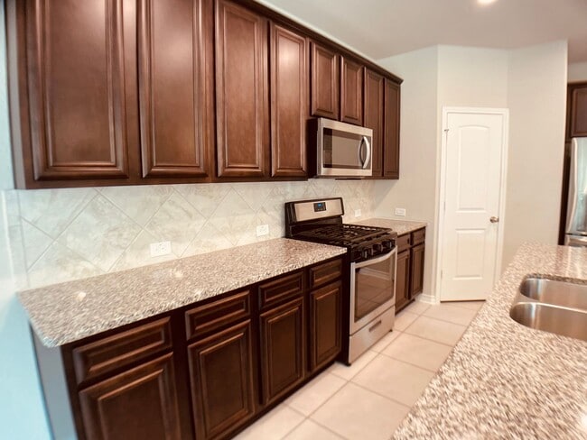 Building Photo - Charming Nestled Home near 281 and 1604