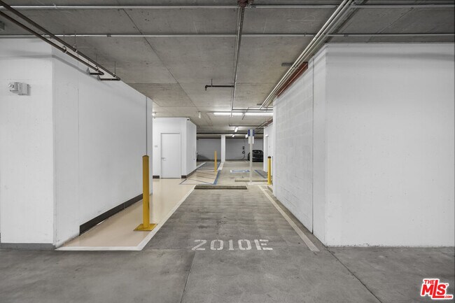 Building Photo - 1111 S Grand Ave