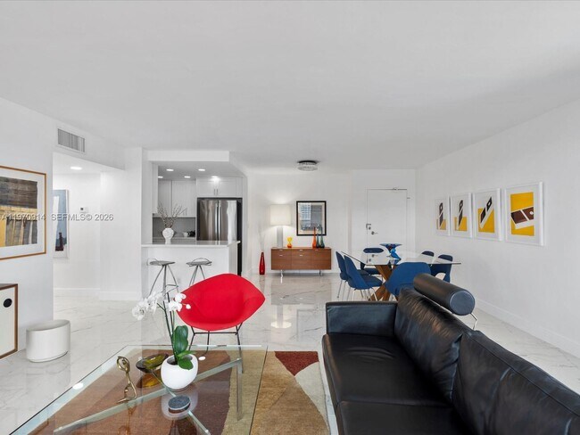 Building Photo - 336 N Birch Rd