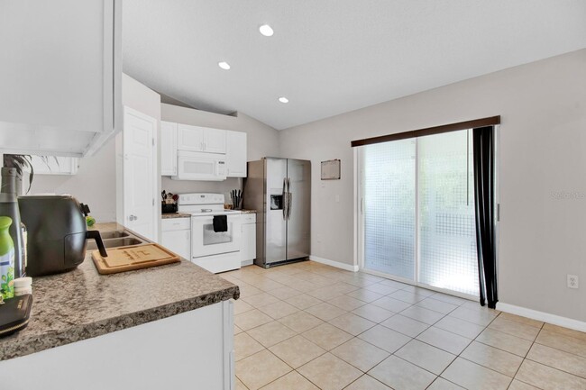 Building Photo - 905 Gascony Ct