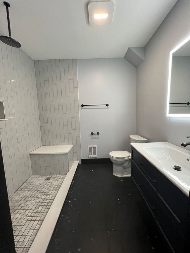 Building Photo - 306 Exchange