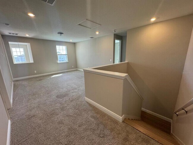 Building Photo - 16405 Silver Brk Wy