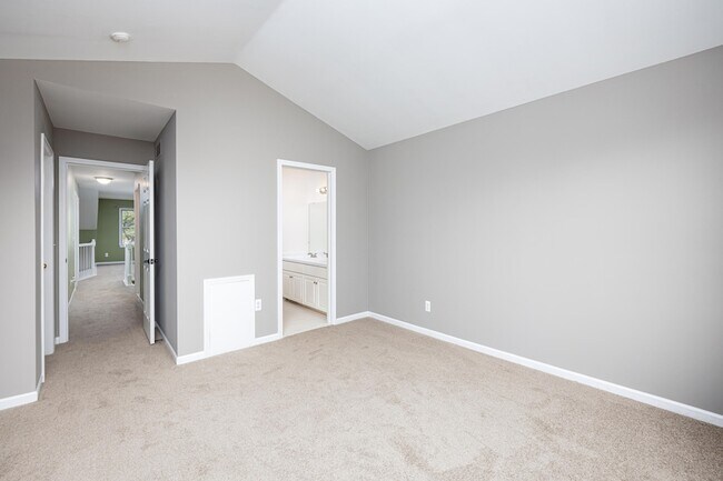 Building Photo - 45085 Horseshoe Dr