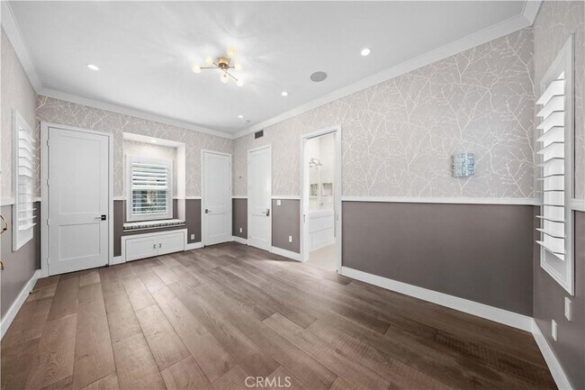 Building Photo - 58 Victoria