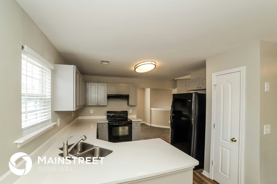 Building Photo - 2540 Lithia Ridge Dr