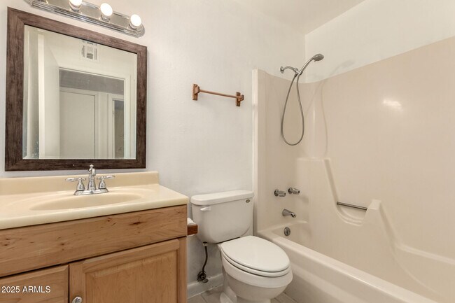 Building Photo - 5603 W Greenbriar Dr