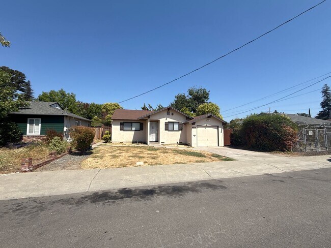 Building Photo - EPIC REA - Spacious 3BR/2BA House - Renovated - Updated Kitchen - Castro Valley