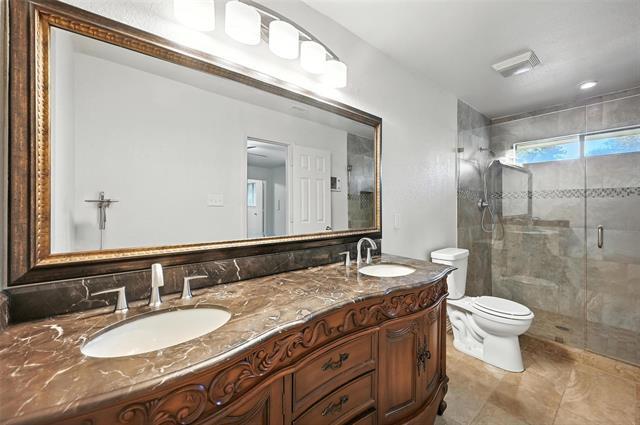 Building Photo - 1203 River Oaks Dr