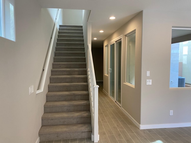 Building Photo - 1312 N Zane Dr