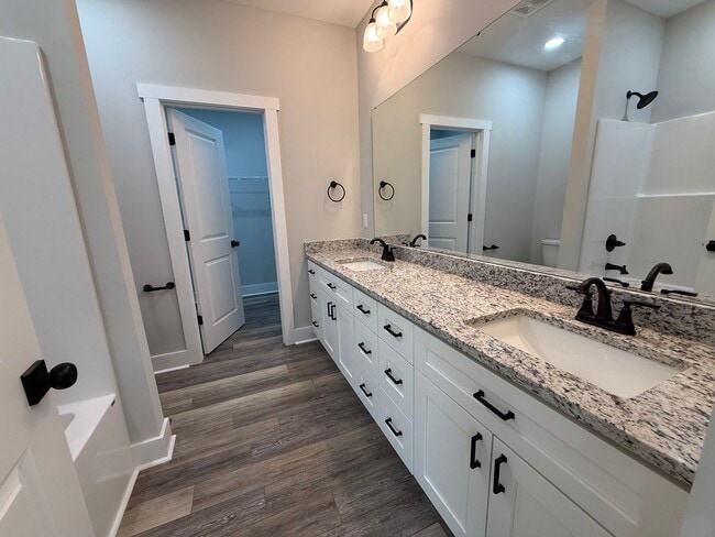 Building Photo - Newly Built 3-Bedroom Gem with Easy Highwa...