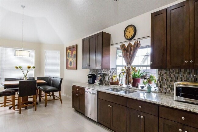 Building Photo - 6103 Crystalwood Ct