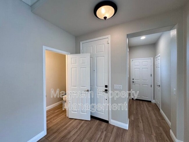 Building Photo - 34333 Northhaven Dr