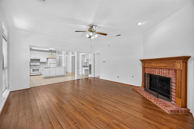Building Photo - 88 Laughing Brook Ct