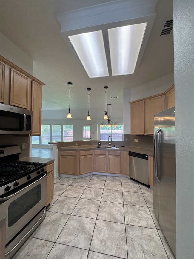 Building Photo - 3210 Woodcreek Glen Ln