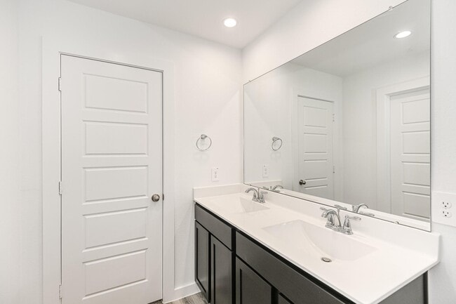 Building Photo - 2908 Crown Gate Dr