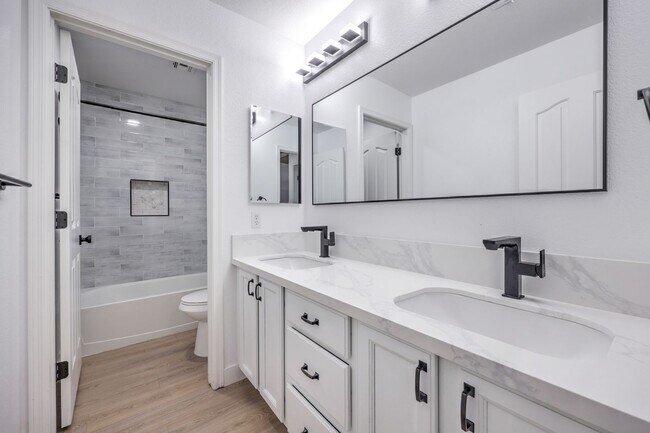 Building Photo - Beautiful 4BR / 3BA Corner-Lot Home with Designer Finishes