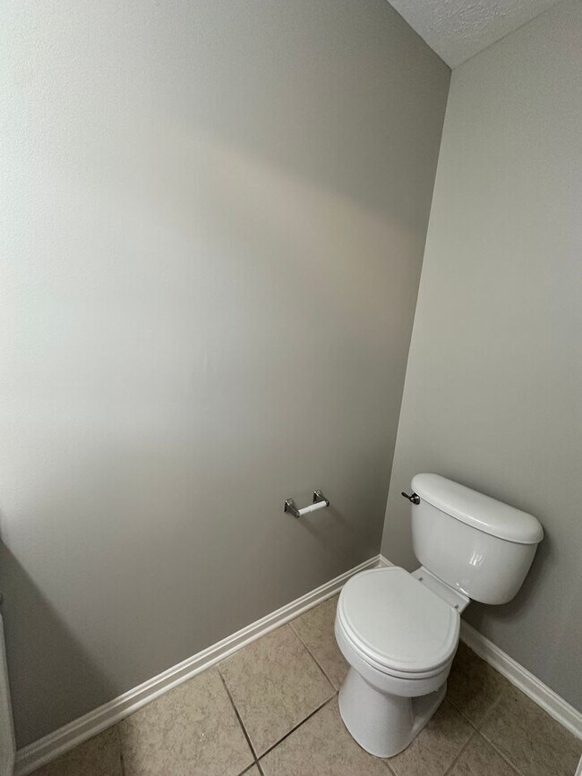 Building Photo - 9215 Eminence Ct