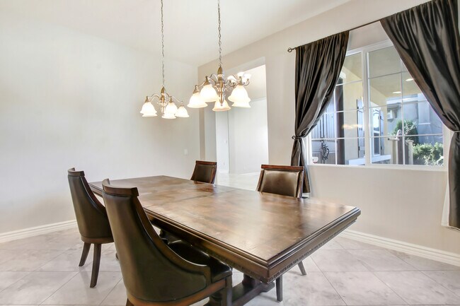 Building Photo - 5393 Stoneview Rd