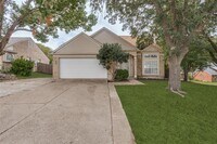 Building Photo - 8113 Azzura Dr