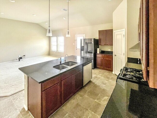 Building Photo - 8729 Heliotrope Ln