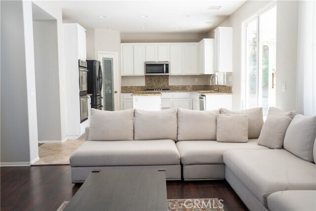 Building Photo - 36719 Torrey Pines Dr