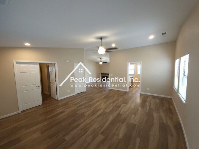 Building Photo - 4537 Fox Valley Cir