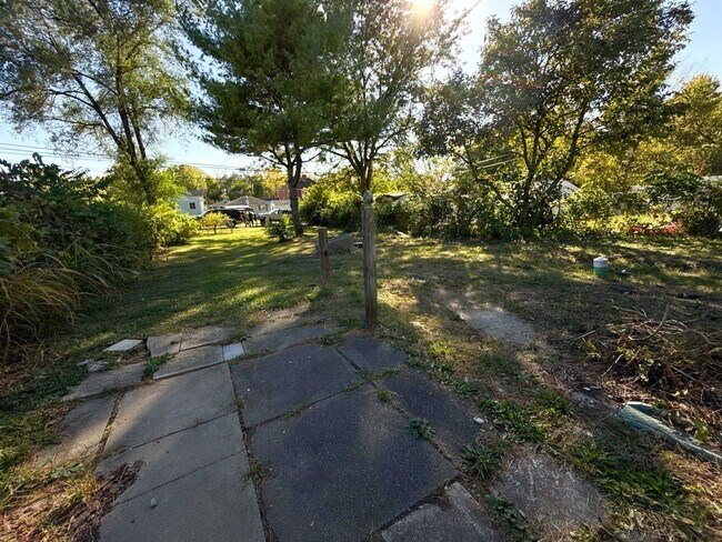 Building Photo - Charming Cape Cod in Columbus | 3BR, Updat...